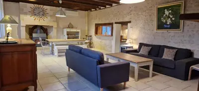 Coin salon dans l'établissement Ma Demoiselle d'Oé - maison climatisée -3 étoiles