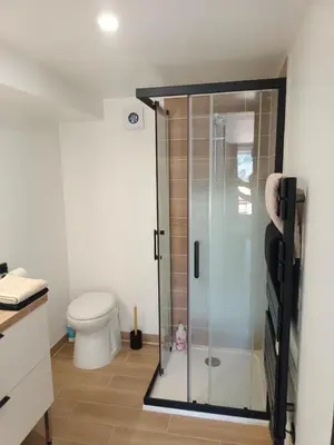 Salle de bains dans l'établissement L'écrin des Noëls