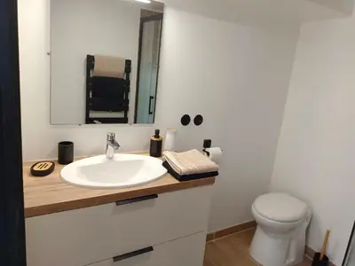 Salle de bains dans l'établissement L'écrin des Noëls