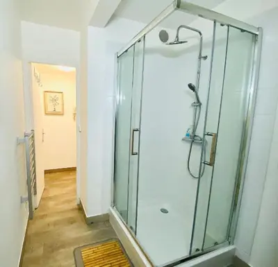 Salle de bains dans l'établissement Appartement Centre-Ville - 3 Voyageurs