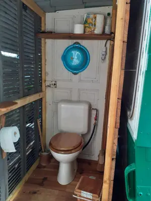Salle de bains dans l'établissement La Caravane