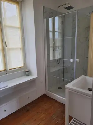 Salle de bains dans l'établissement Gite des Hirondelles