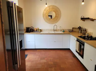 Cuisine ou kitchenette dans l'établissement Gite des Hirondelles