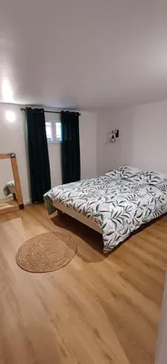 Un ou plusieurs lits dans un hébergement de l'établissement Maison 3 chambres avec Spa 2 à 6 personnes