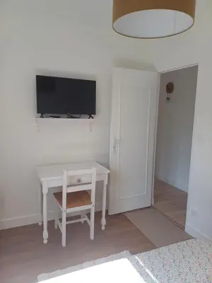 Télévision ou salle de divertissement dans l'établissement Maison 3 chambres avec Spa 2 à 6 personnes