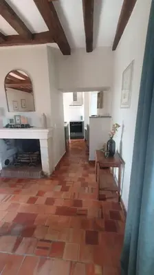 Cuisine ou kitchenette dans l'établissement le gite de l'orangerie
