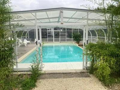 Piscine de l'établissement Les Cottages des Pierres d'Aurèle ou située à proximité