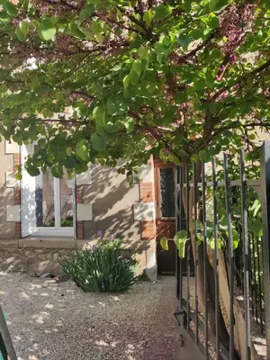 Jardin de l'établissement Grand Appart neuf, calme, wifi