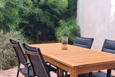 Jardin de l'établissement Le nid des rois - Terrasse en hyper centre