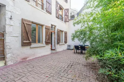 Jardin de l'établissement Le nid des rois - Terrasse en hyper centre