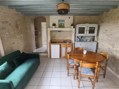 Cuisine ou kitchenette dans l'établissement Chambres d'Hôtes du Clos de la Touche - Piscine chauffée