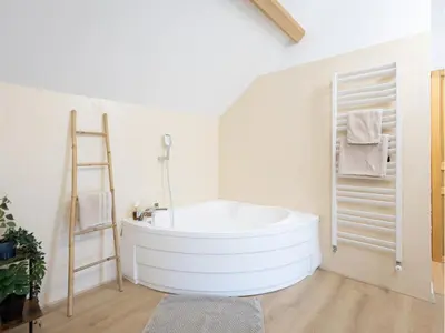 Salle de bains dans l'établissement CENTER PARCS à 5min - Idéal Familles & Groupes - 3 parkings - Piscine - Jardin clos - Au calme - Châteaux de la Loire