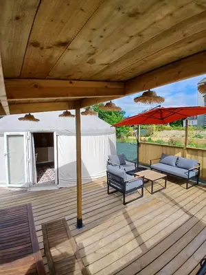 Balcon ou terrasse dans l'établissement Yourte Terracotta Les Belles Ouvrières