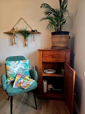 Coin salon dans l'établissement La Maison des Oiseaux