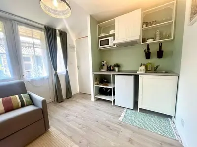Cuisine ou kitchenette dans l'établissement Studio Menthe à l'eau - Avec extérieur - Futuroscope 20min