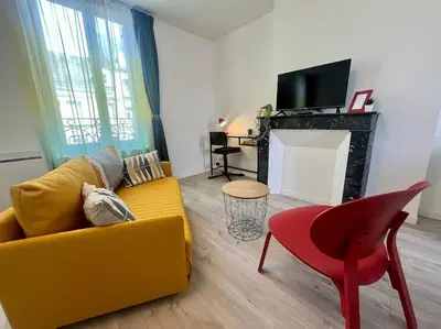 Télévision ou salle de divertissement dans l'établissement Studio Pep's - Futuroscope 20min - 2 personnes et enfants