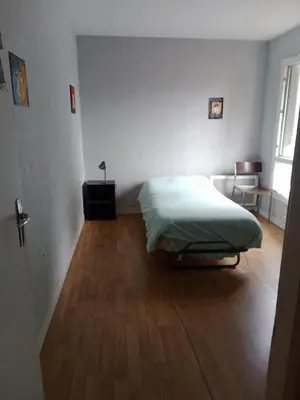 Un ou plusieurs lits dans un hébergement de l'établissement chambre à louer en nuité