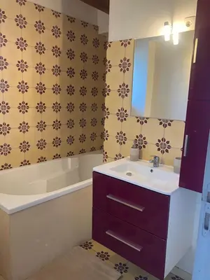 Salle de bains dans l'établissement Charmante maison atypique