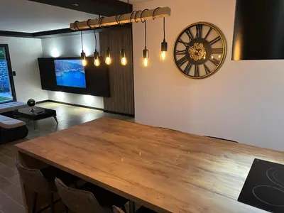 Télévision ou salle de divertissement dans l'établissement Maison SPA 2025