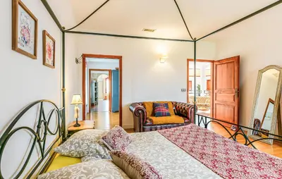 Un ou plusieurs lits dans un hébergement de l'établissement Beautiful Home In Saint-Cyr-Sur-Loire