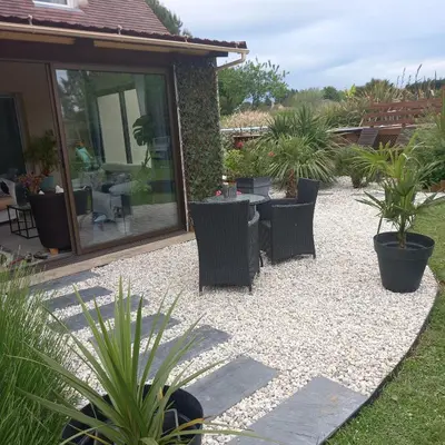 Jardin de l'établissement 4 Chambres et dortoir 5x90