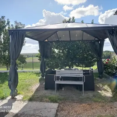 Maison accueillante avec jardin à Assay