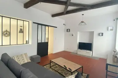 Télévision ou salle de divertissement dans l'établissement Gîte à louer 70 m2