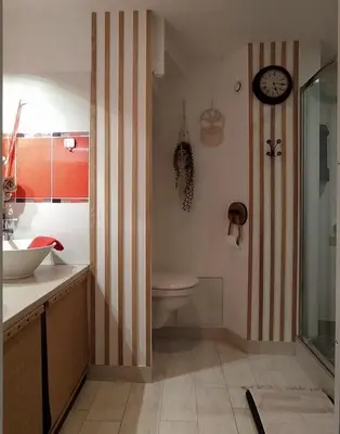 Salle de bains dans l'établissement Maison entière 5 chambres à 10mn à pied de l'entrée principale du Circuit 24h Du Mans