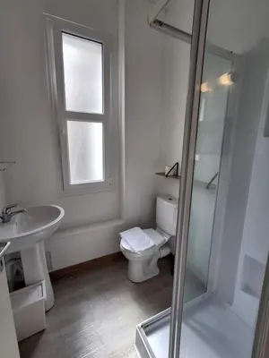 Salle de bains dans l'établissement Appartement plein centre chez Eric n3