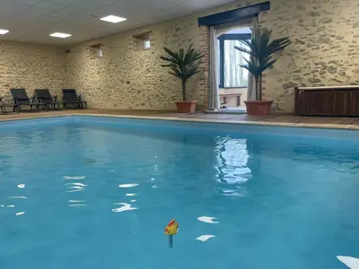 Piscine de l'établissement Chanteleux ou située à proximité