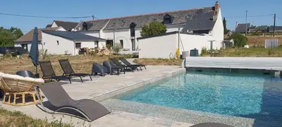 Piscine de l'établissement Domaine du Saugé ou située à proximité