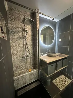Salle de bains dans l'établissement Superbe Maison familiale