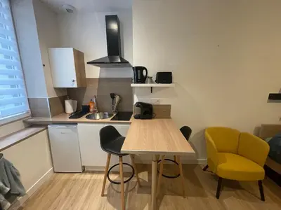 Cuisine ou kitchenette dans l'établissement Le logis de Lyla