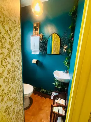 Salle de bains dans l'établissement Chez ISA, Havre de Paix Bucolique a proximité de St Aignan et du Parc de Beauval 5km