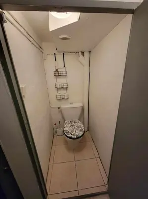 Salle de bains dans l'établissement Dormez Flottant Lit à Eau La Pause Longuéenne
