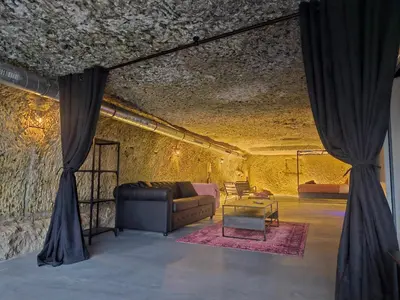 Coin salon dans l'établissement Troglodyte Loft