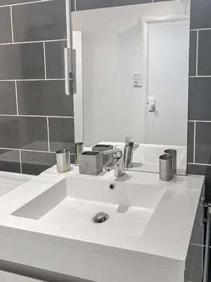 Salle de bains dans l'établissement Moderne et Cosy au coeur de Tours