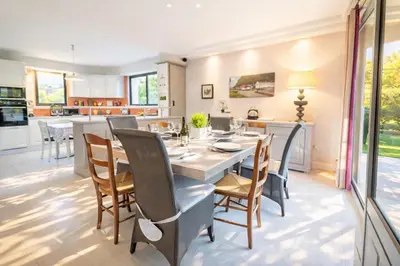 Cuisine ou kitchenette dans l'établissement Les Paillotes de la Haute Mazère