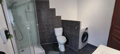 Salle de bains dans l'établissement Le studio de la Pouletterie