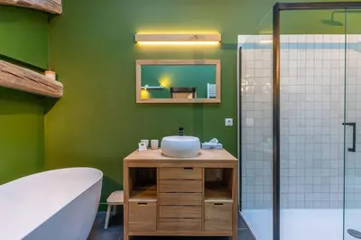 Salle de bains dans l'établissement La Belle France - Maison, Parking, à 200m du Cher