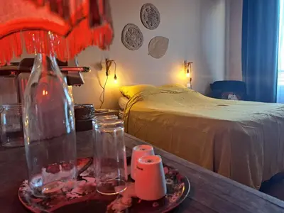 Un ou plusieurs lits dans un hébergement de l'établissement chambre cosy en centre ville avec accès indépendant