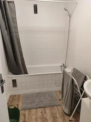 Salle de bains dans l'établissement Séjours des Rossignols