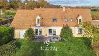 Jardin de l'établissement Cœur de Sarthe - Maison 20pers - Balnéo - BBQ
