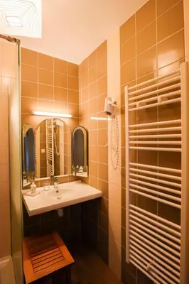 Salle de bains dans l'établissement Le Grand Presbytère de Beaulieu