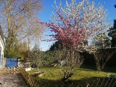 Jardin de l'établissement Charmant gîte près d'Angers avec extérieur privé - FR-1-622-93
