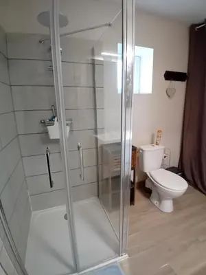 Salle de bains dans l'établissement La Grange du Tremblay