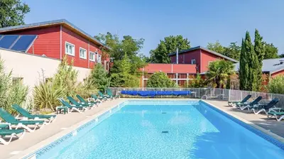 Piscine de l'établissement Relais du plessis ou située à proximité