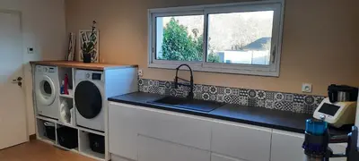 Cuisine ou kitchenette dans l'établissement Villa Bugatti - Proximité 24h du Mans