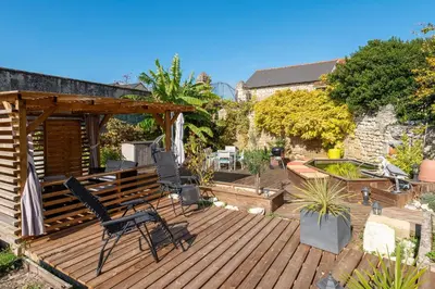 Jardin de l'établissement Gite de la ferme du château 1 - Appt climatisé