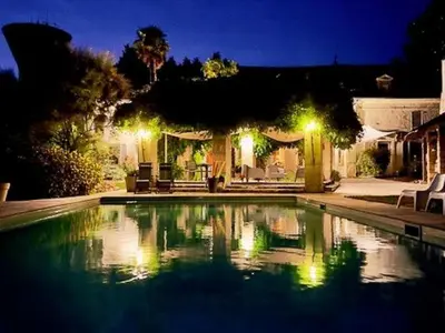 Piscine de l'établissement Gîte de charme avec piscine chauffée, clim et WiFi en Loire - FR-1-381-602 ou située à proximité